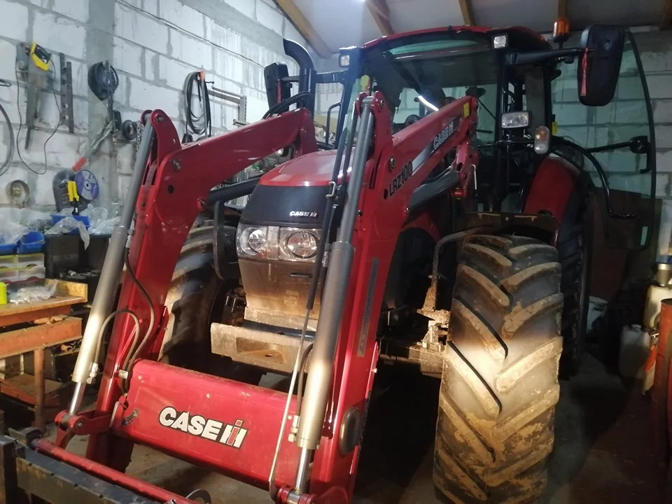 1. Case IH Luxxum 110 3.4L
