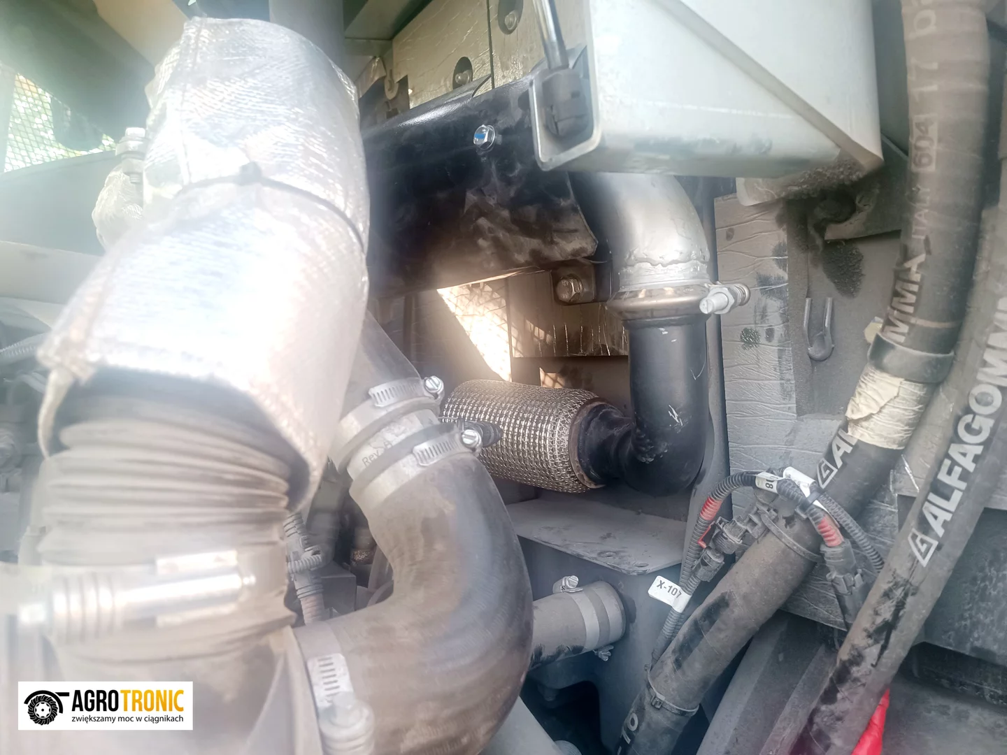 2. Case IH Wheel Loader 321F 2.9L 6L 55kW/75HP