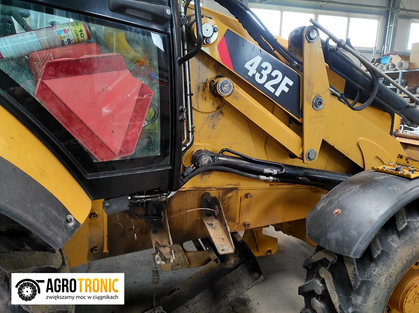 2. CAT Koparko-ładowarka 432f