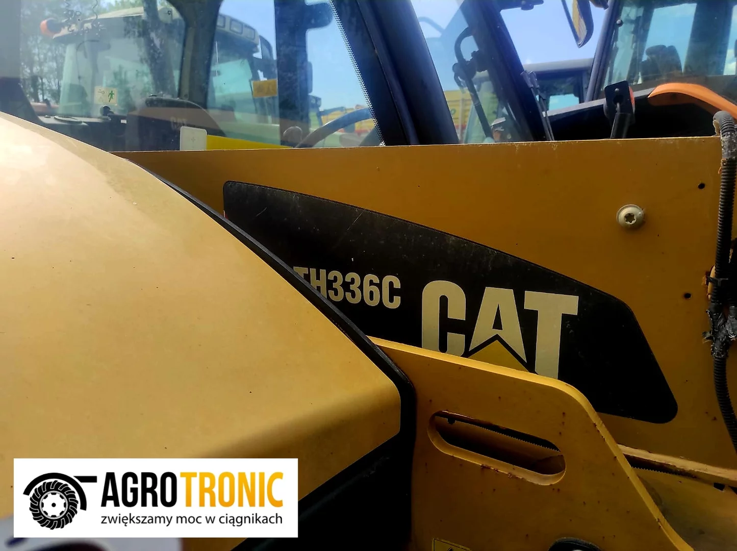 2. CATERPILLAR Loader TH336C