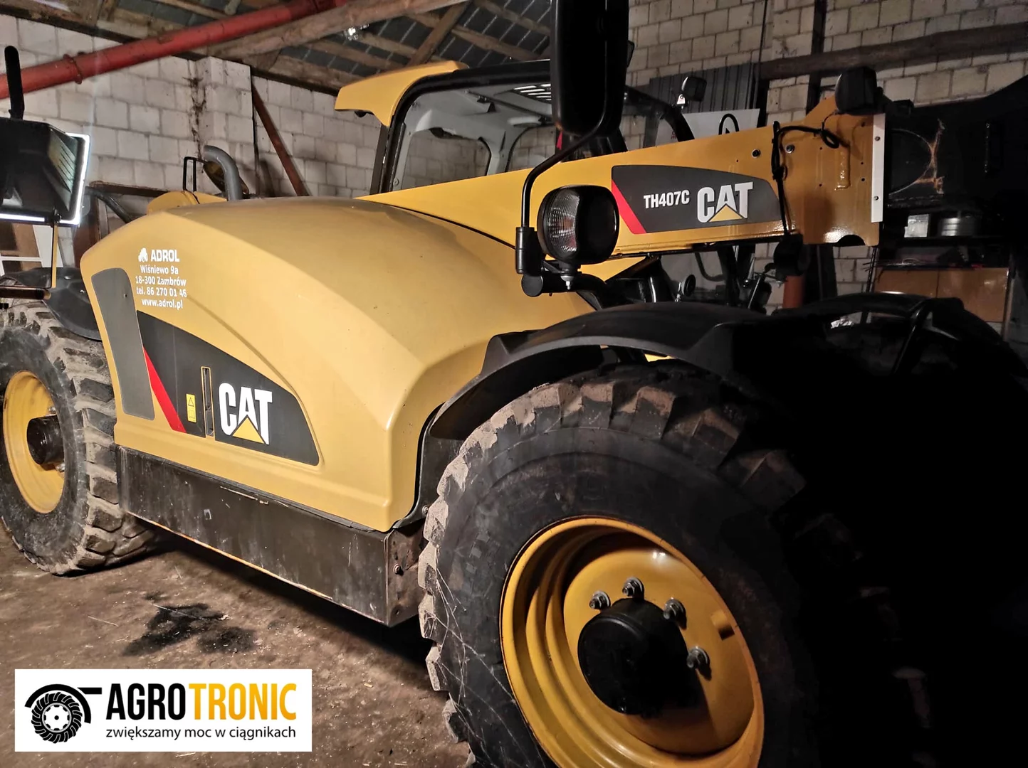 CATERPILLAR Loader TH407C