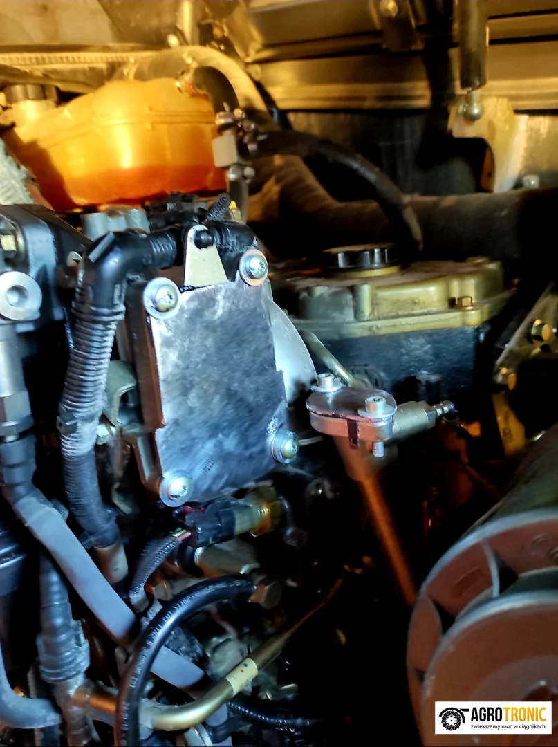 2. CATERPILLAR Loader TH407C