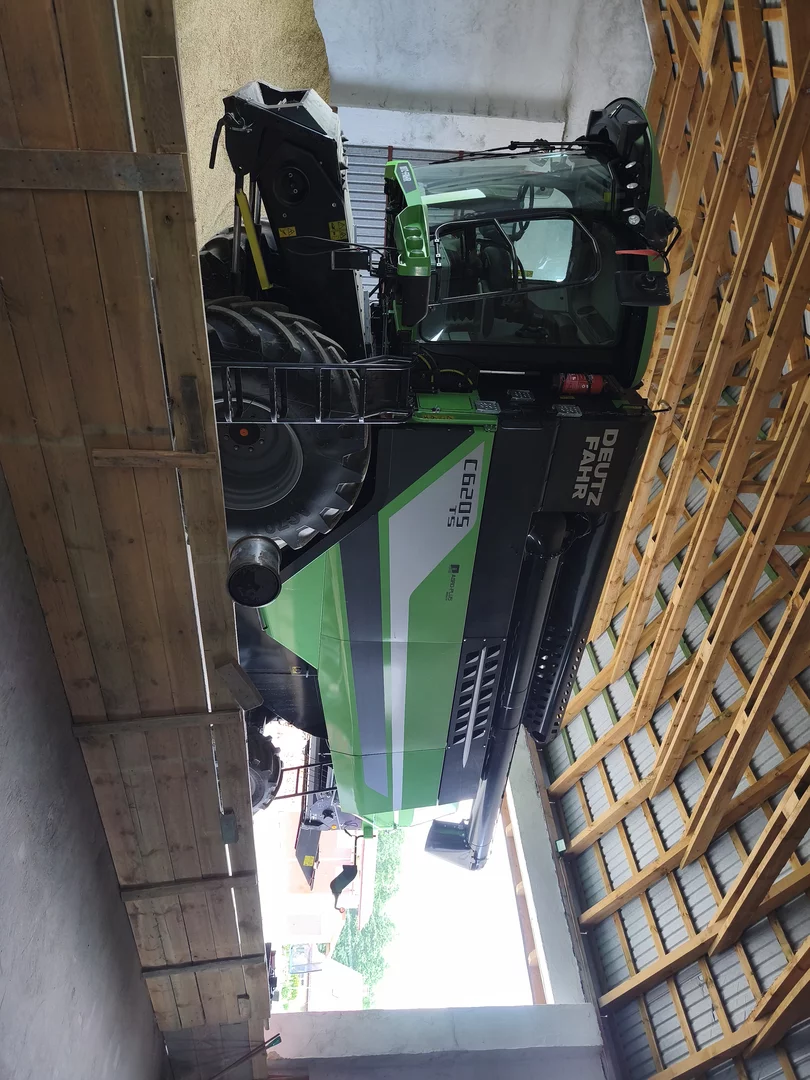 DEUTZ-FAHR COMBINE C6205 6.1L