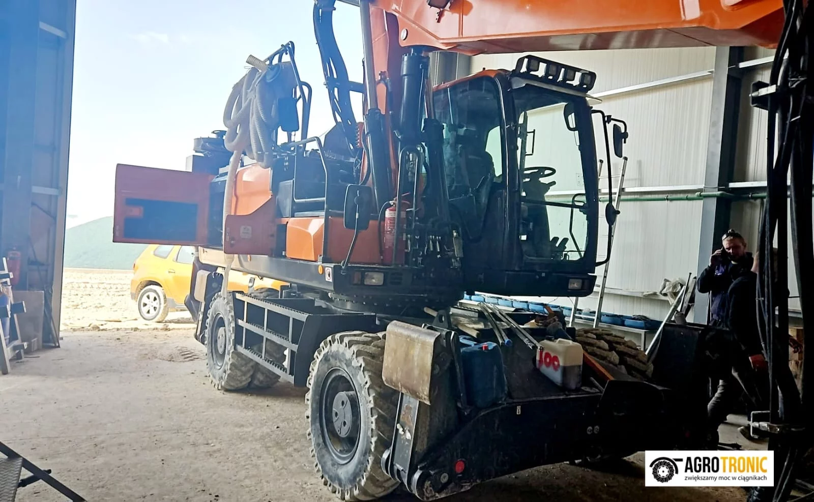 DOOSAN Excavator Wheeled DX 210 W 5.9L 141kW/192HP