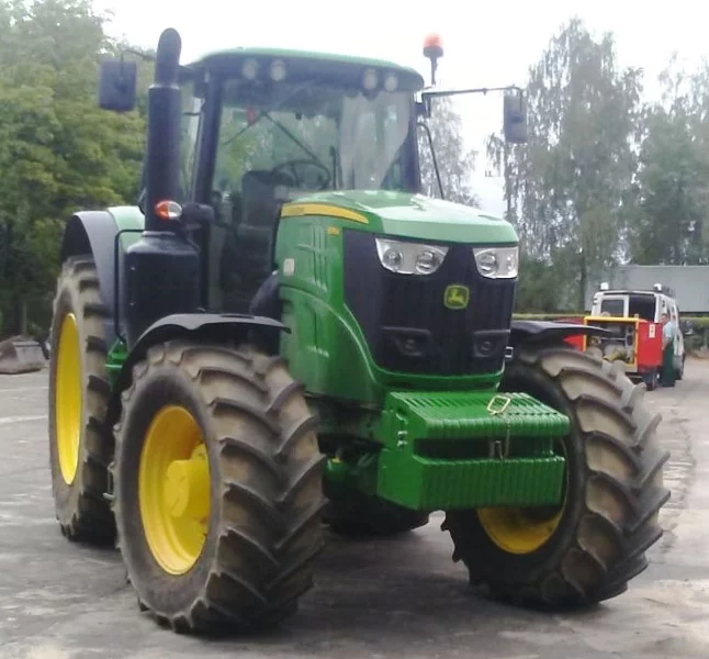 John Deere 6195M