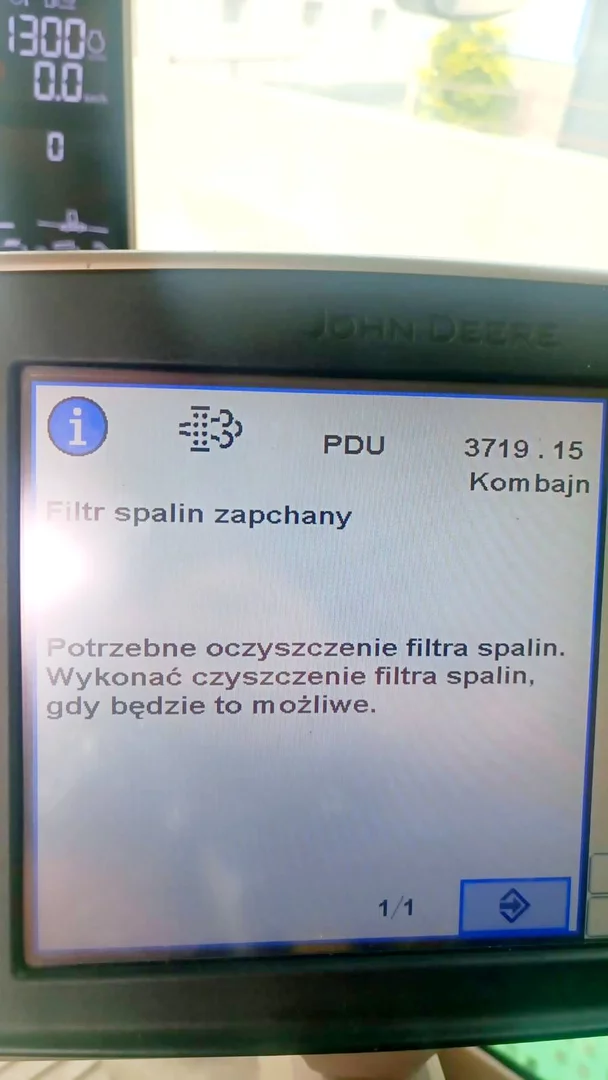 2. John Deere Combine Harvester W540 6.8L 191kW/260HP