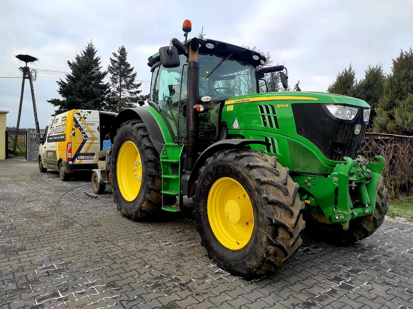 1. John Deere Series 6R from 2011 6170R 6.8L 147kW/200HP