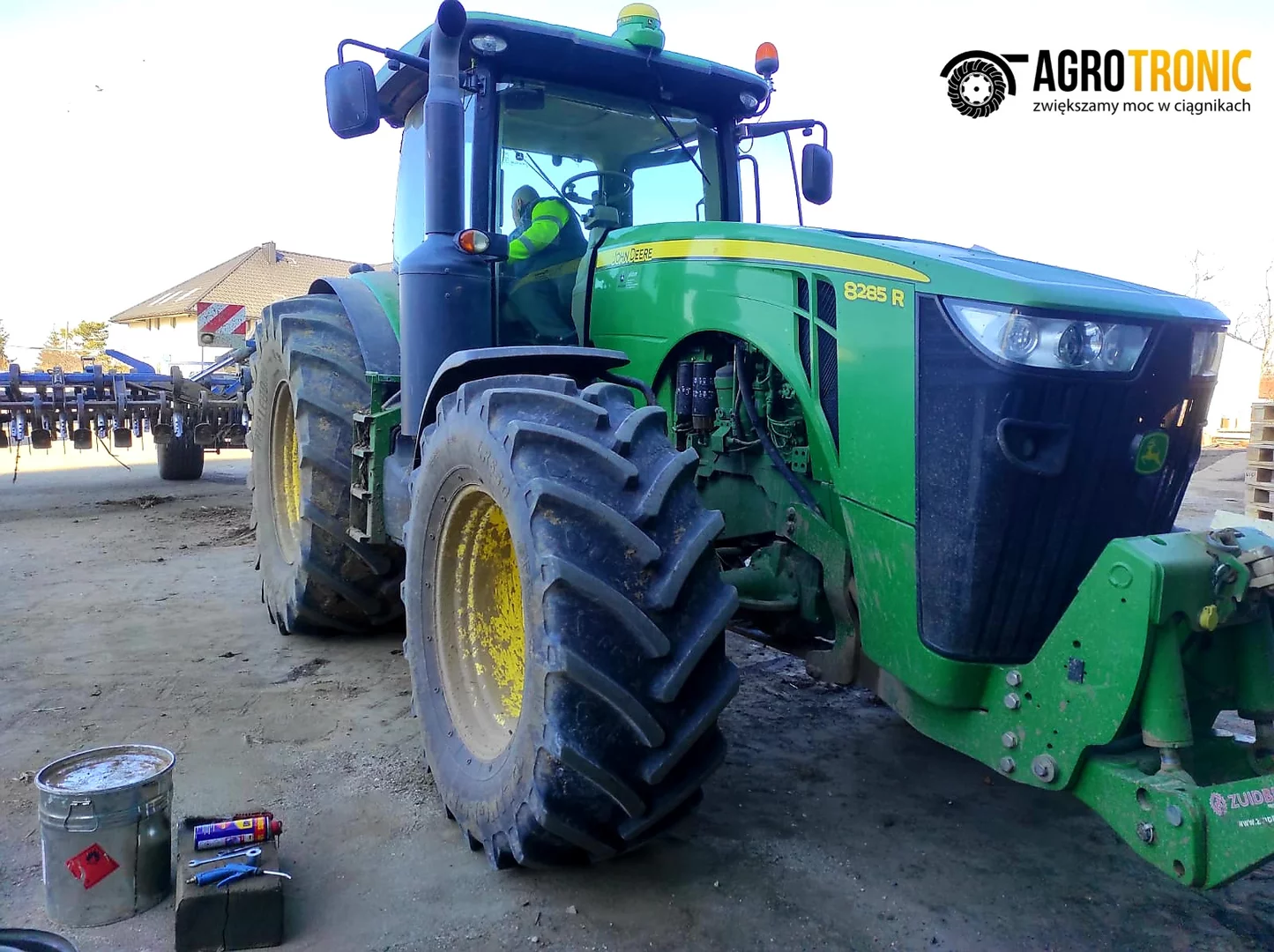John Deere Series 8R-RT from 2011 8285R 9.0L 210kW/286HP