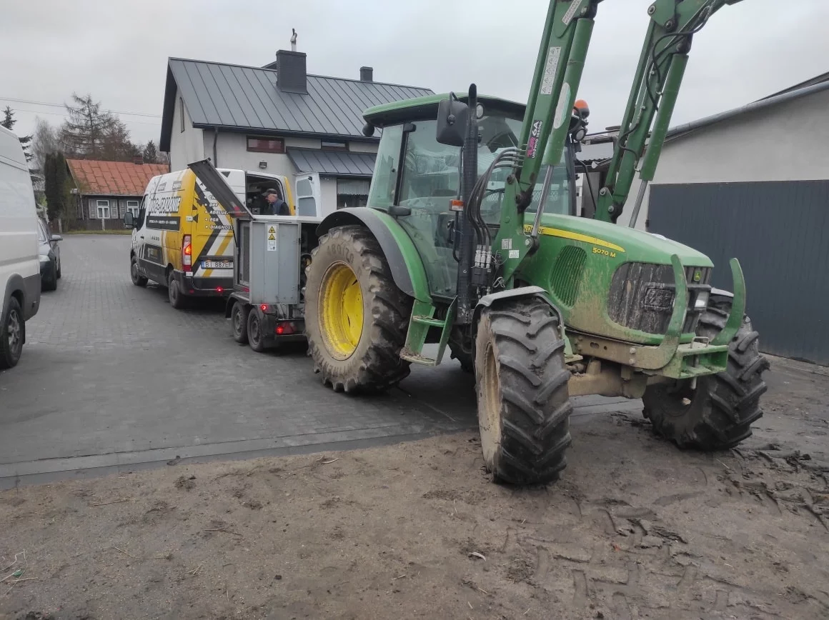 John Deere Tractor 5M Series 5070M 4.5L I4
