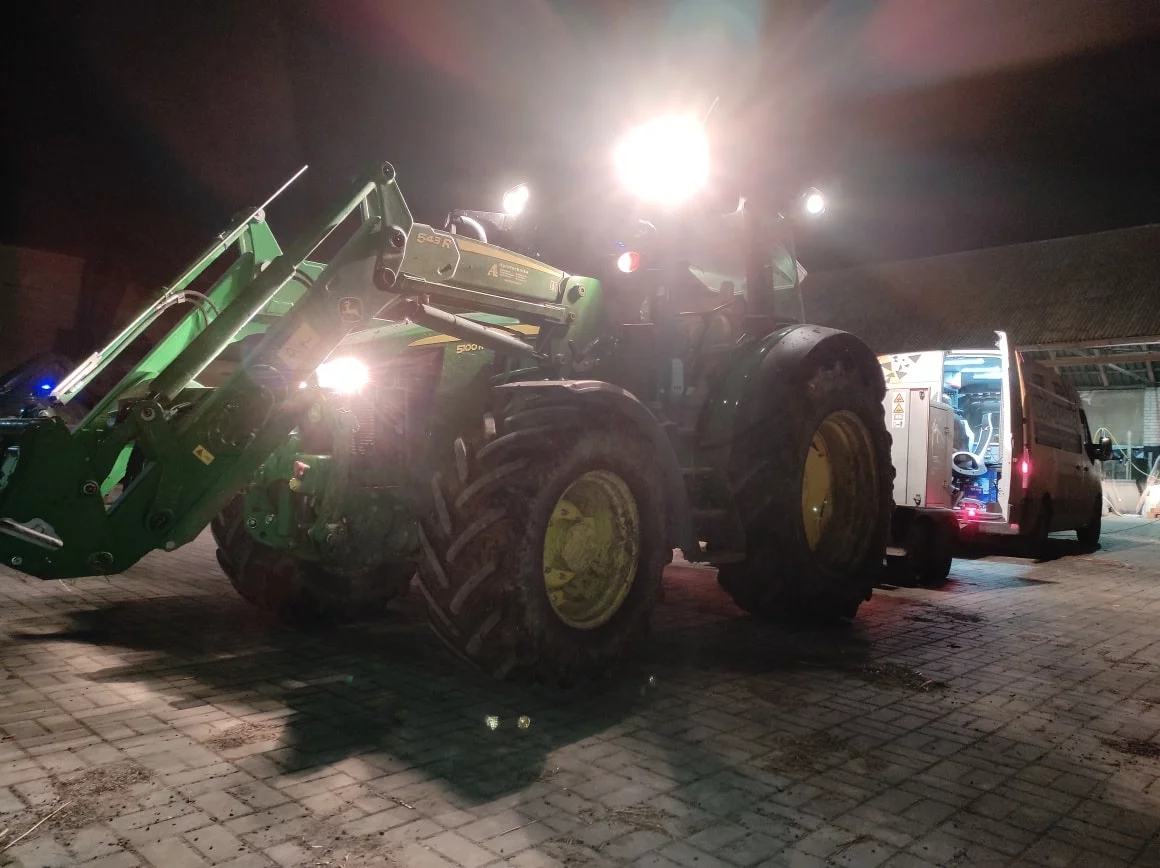 John Deere Tractor 5R Series 5100R 4.5L I4