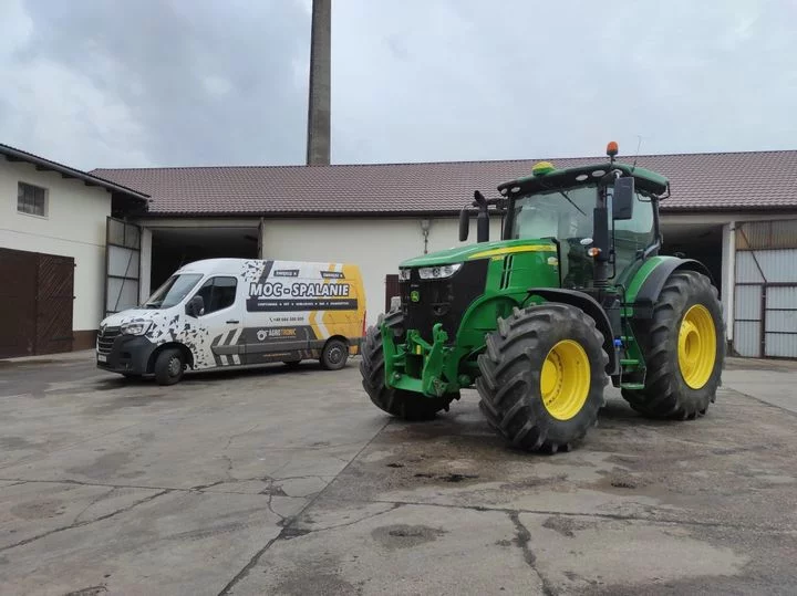 John Deere Tractor 7R Series 7230R 6.8L I6