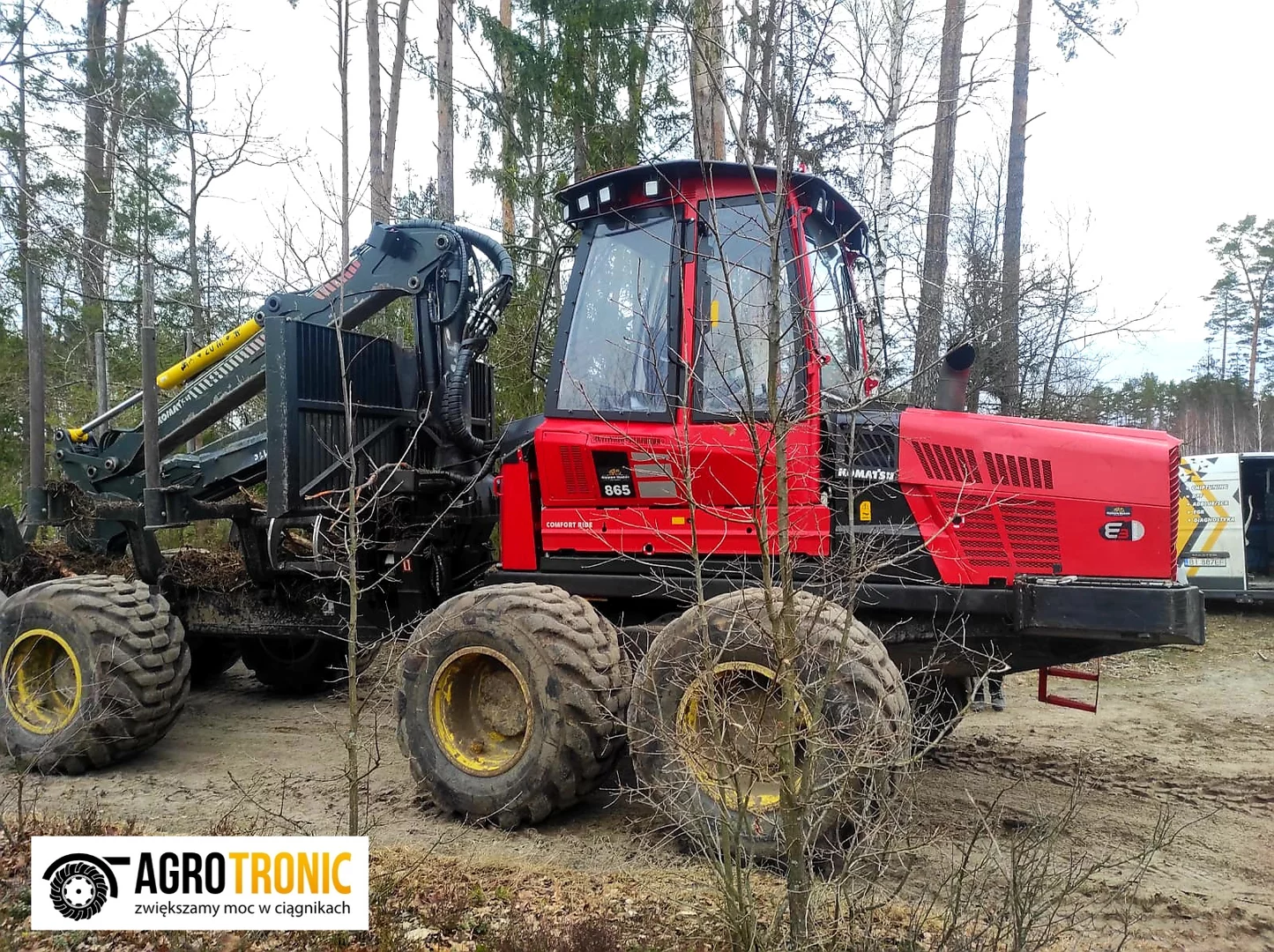 1. KOMATSU / VALMET Forestry Self-Loading Forwarder 865 7.4L 158kW/215HP