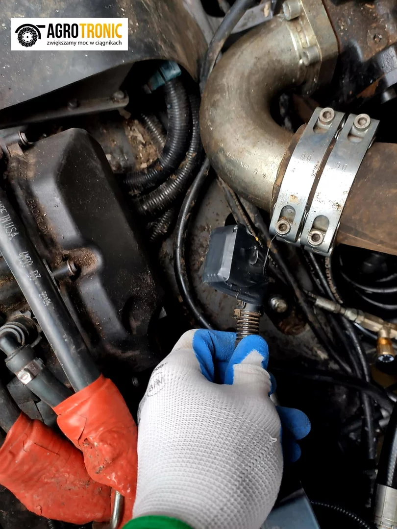 3. KOMATSU / VALMET Forestry Self-Loading Forwarder 865 7.4L 158kW/215HP