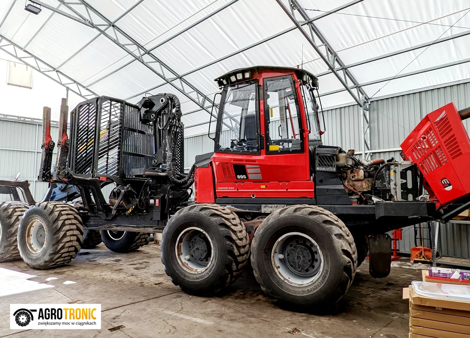 KOMATSU / VALMET Forestry Self-Loading Forwarder 895 7.4L 214kW/291HP