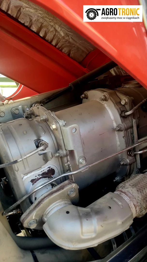 2. Kubota M Series 5091 3.8L 70kW/95HP