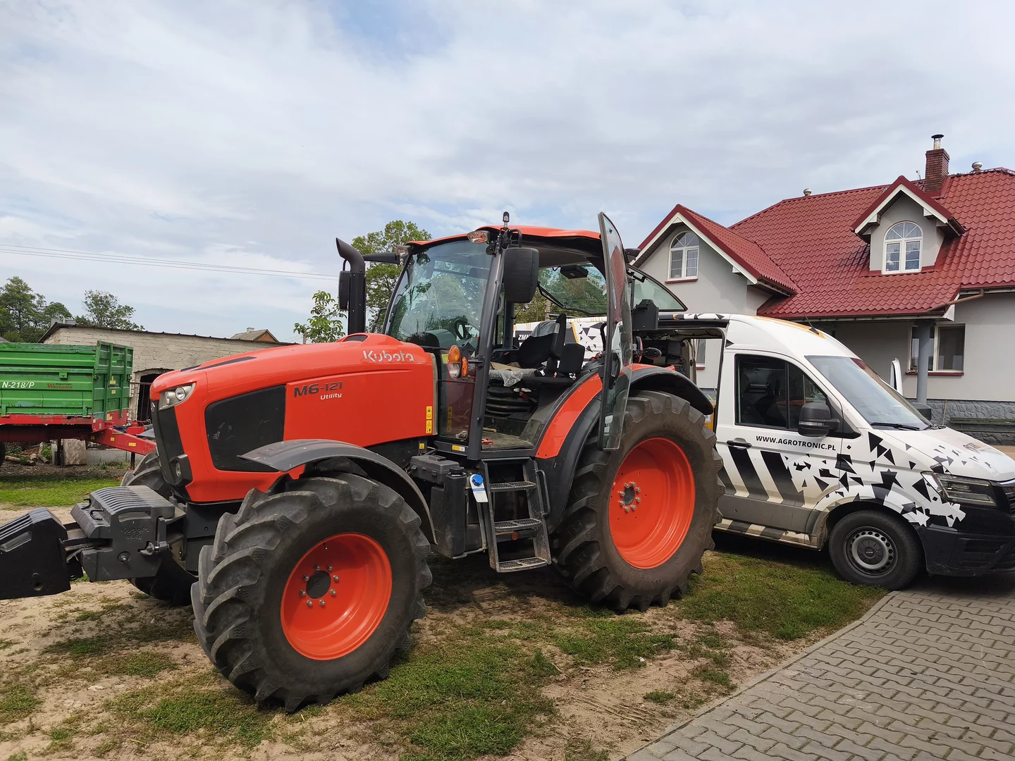 Kubota M6 Series M6-121 6.1L 89kW/123HP