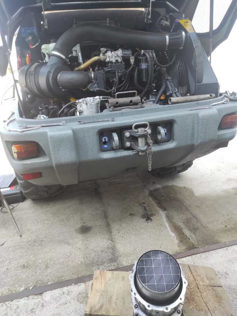 2. LIEBHERR Wheel Loader L506C 3.3 KUBOTA