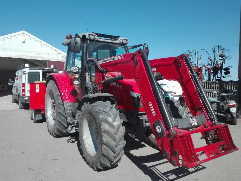 Massey Ferguson 5611