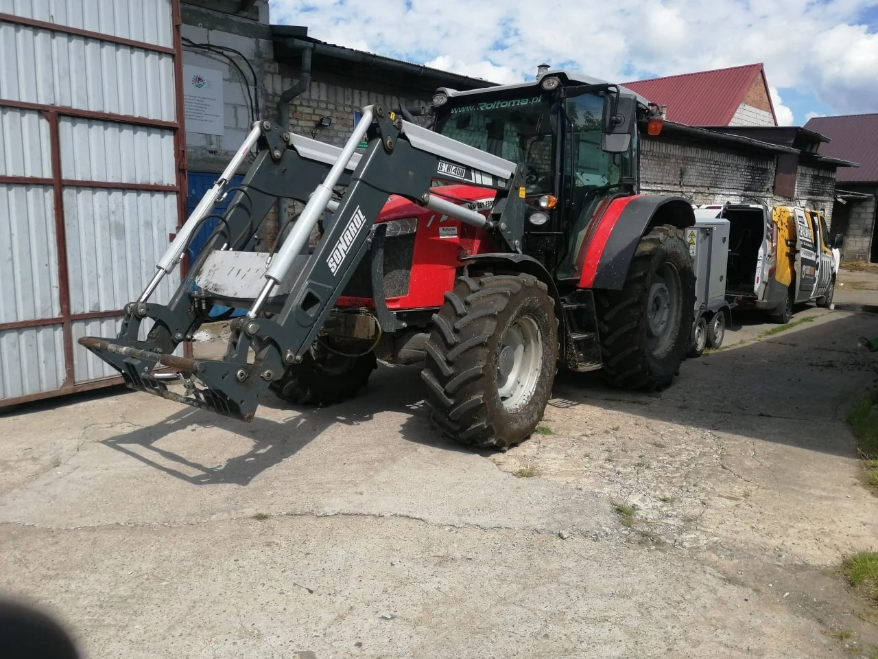 Massey Ferguson 5700 Glogbal Series 5711 4.4L