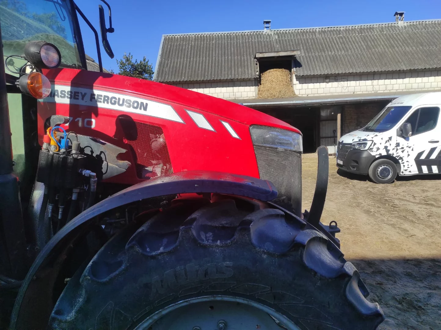 Massey Ferguson 5710 4.4L