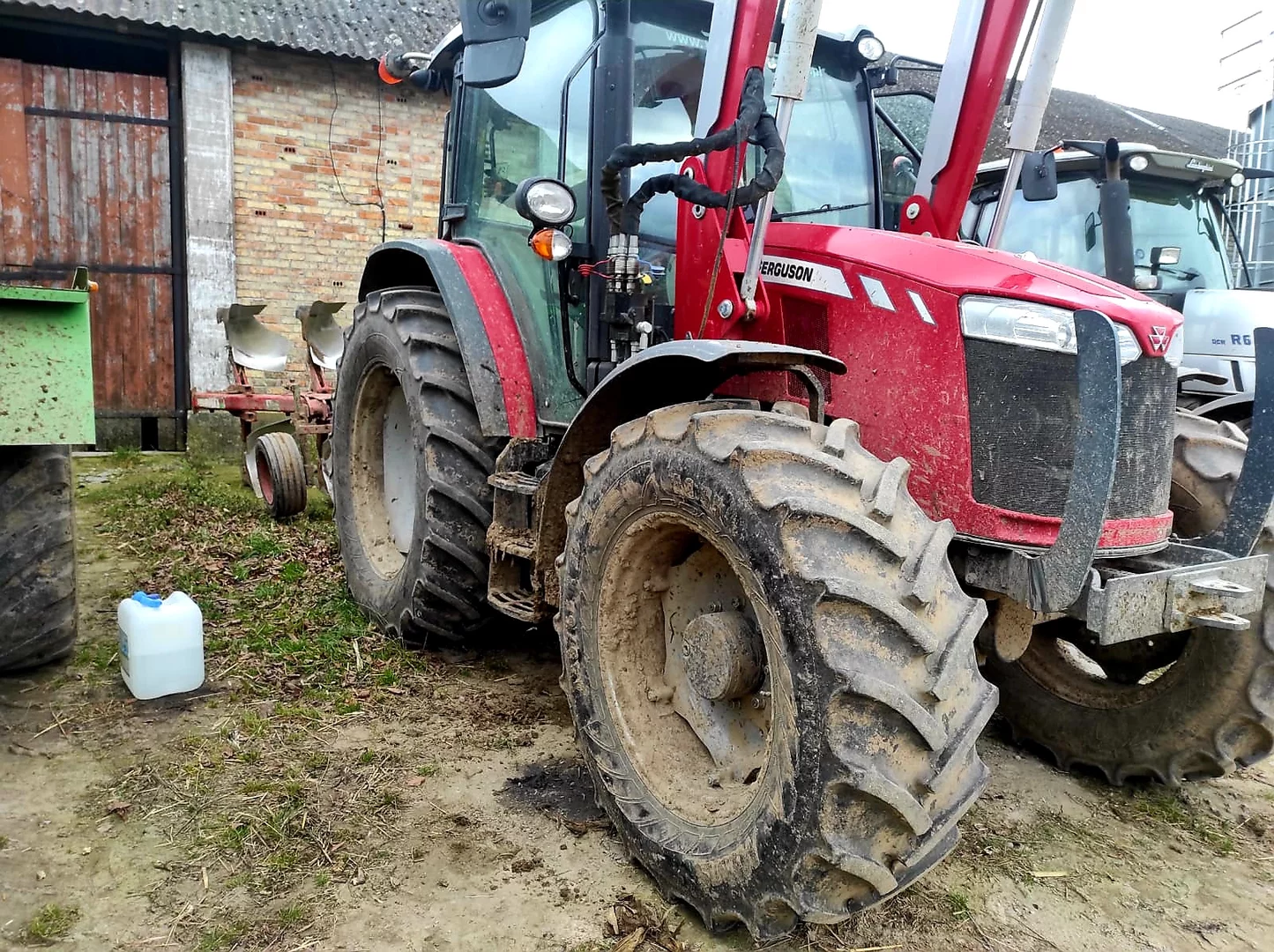 1. Massey Ferguson MF 5700 5710 4.4L 73kW/99HP