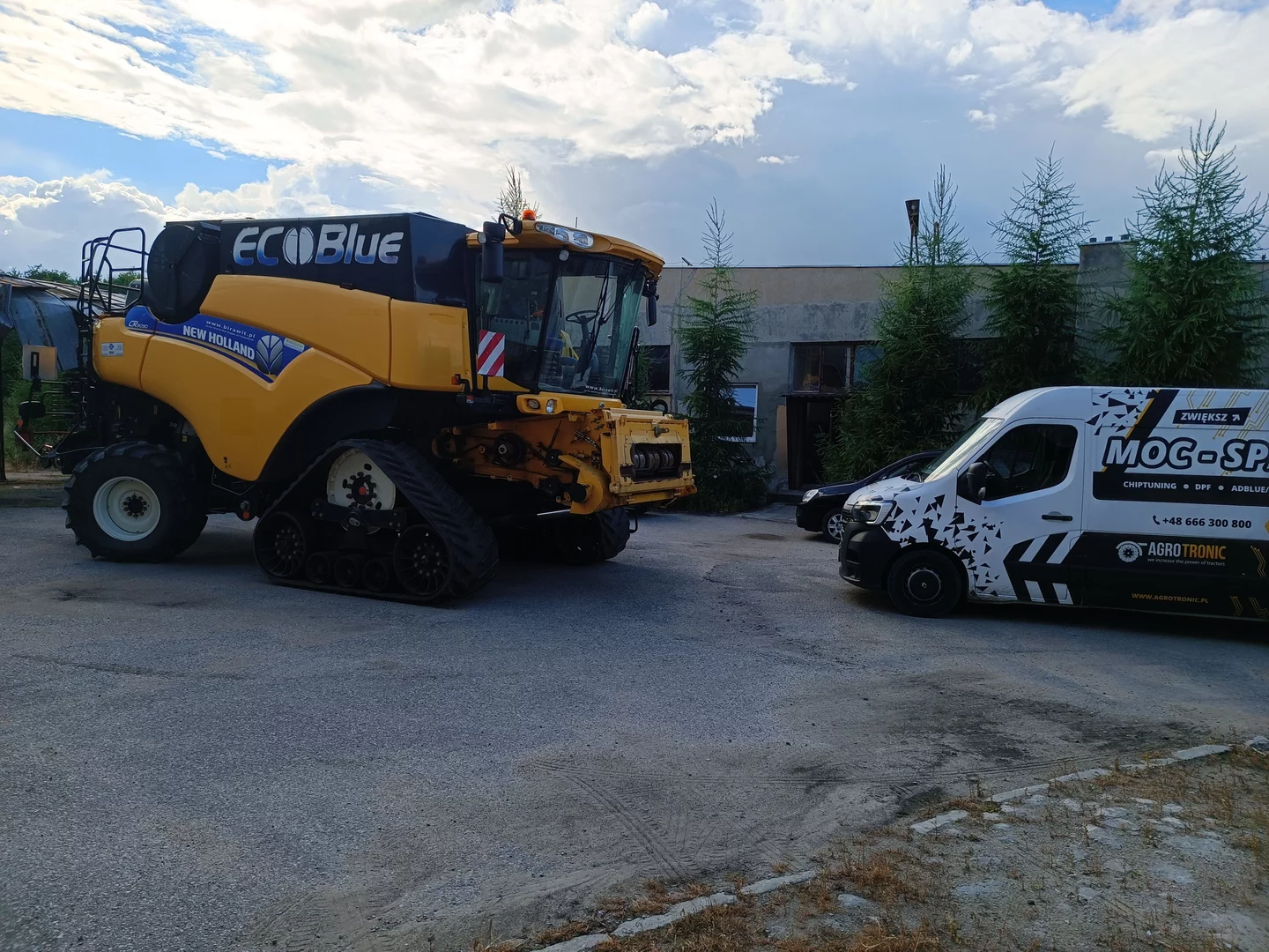 New Holland CR 9090 12.9L 435kW/592HP