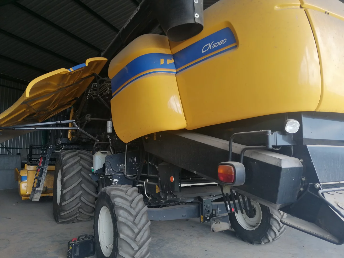 New Holland CX Series CX5080 6.7L I6